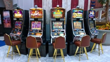 domino 4d featured game showcase